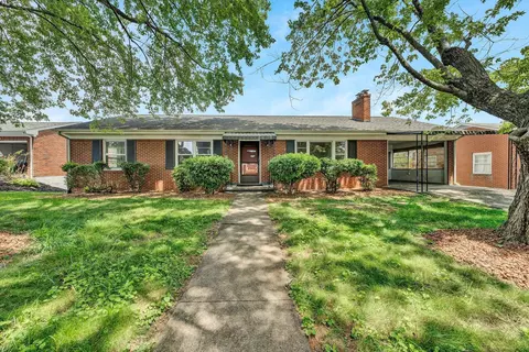 2703 Wilshire Ave SW, Roanoke, VA 24015