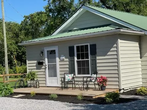 927 Piedmont Ave, Salem, VA 24153
