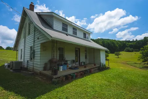 210 Weeks Rd NW, Floyd, VA 24091