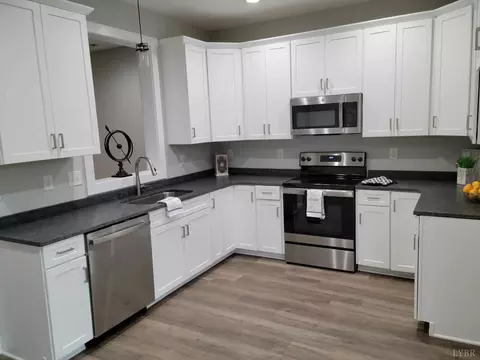 Kitchen - 281 Sable Rd, Evington, VA 24550 photo 3 of 4