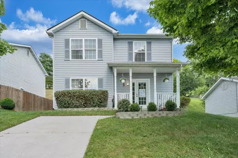 2004 4th St, Radford, VA 24141