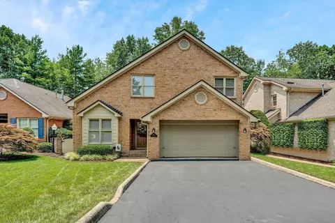 5454 Village Dr, Roanoke, VA 24018