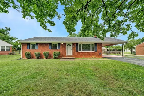 1026 Woodhaven Dr, Bedford, VA 24523