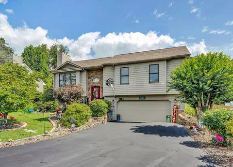 1797 Melissa Cir, Vinton, VA 24179