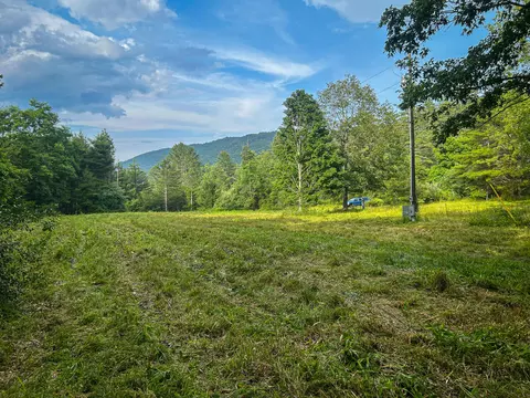288 4 Wheel Dr, Warm Springs, VA 24484