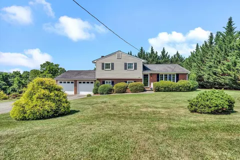 6042 Apollo Dr, Roanoke, VA 24019
