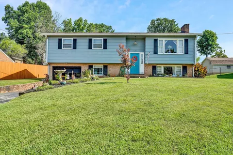 6653 Bryant Cir, Roanoke, VA 24019