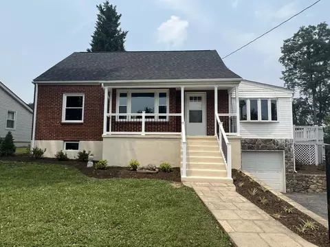 1355 Forest Lawn Dr, Salem, VA 24153