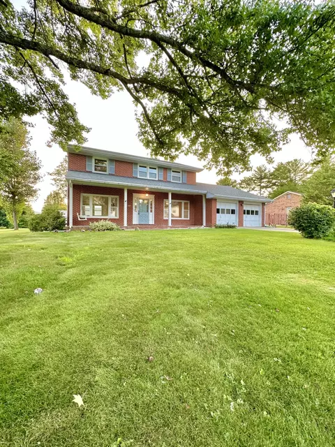 1709 Ridgevue Ave, Clifton Forge, VA 24422