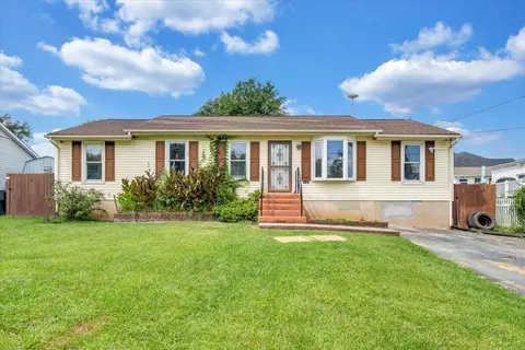 5111 Springfield Ave NW, Roanoke, VA 24017