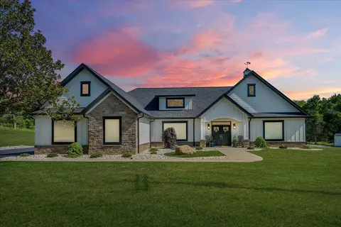 1918 Trinity Rd, Troutville, VA 24175