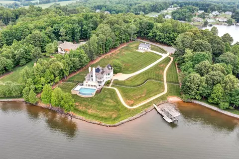 960 Three Quarter Point Rd, Wirtz, VA 24184