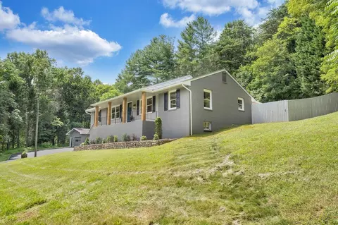 1700 Rainbow Forest Dr, Troutville, VA 24175