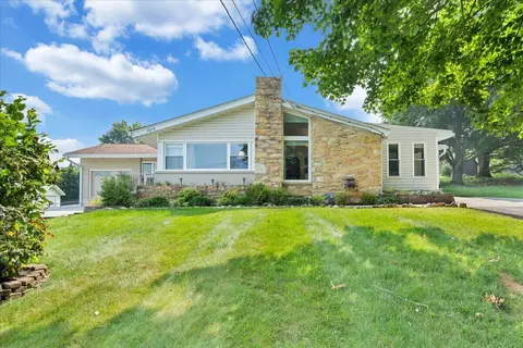 7015 Greenway Dr, Roanoke, VA 24019