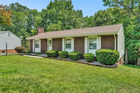 5550 Deer Park Dr, Roanoke, VA 24019