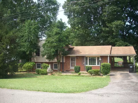 5924 Plantation Cir, Roanoke, VA 24019