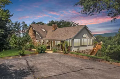 55 Misty Mountain Ln, Roanoke, VA 24012