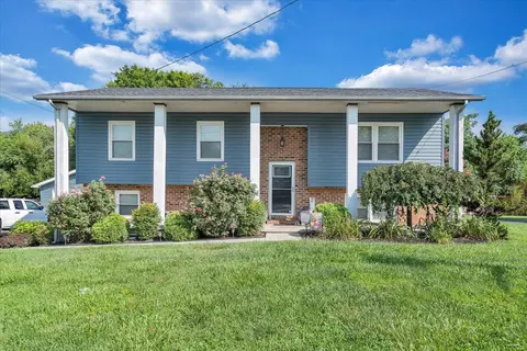 2747 Fletcher Cir, Salem, VA 24153