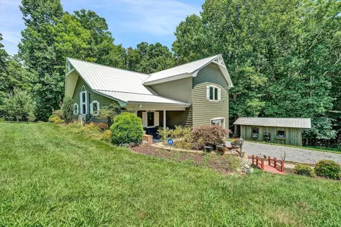 1016 Imperial Ct, Moneta, VA 24121
