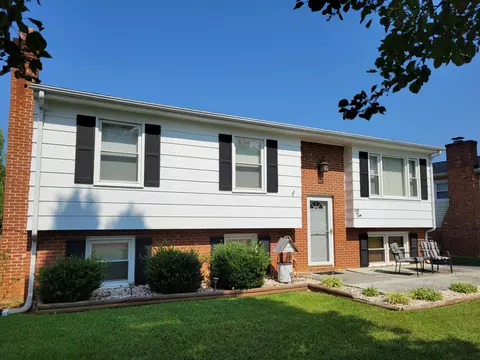 4630 Pennsylvania Ave NE, Roanoke, VA 24019