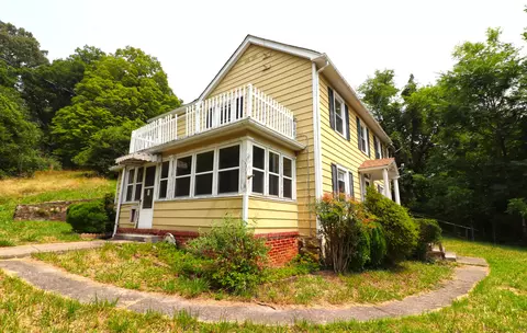 210 High St, Eagle Rock, VA 24085 photo 3