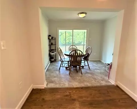 220 E Gray St, Covington, VA 24426 photo 4