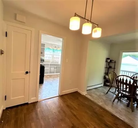 220 E Gray St, Covington, VA 24426 photo 5