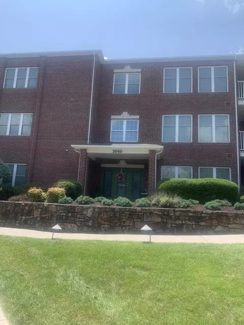 3040 Mcvitty Forest Dr #314, Roanoke, VA 24018