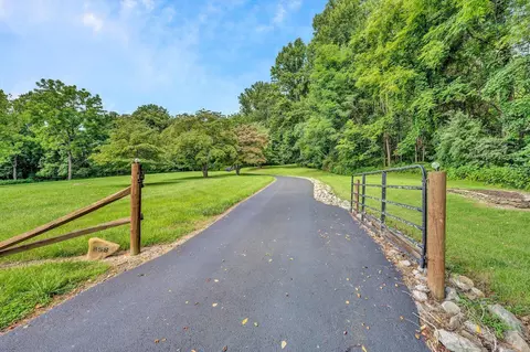 658 Hardbarger Rd, Buchanan, VA 24066 photo 5