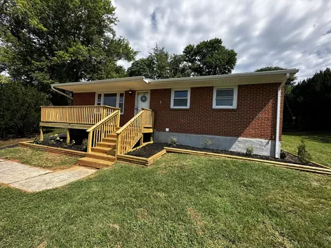 745 Shelbourne Ave, Vinton, VA 24179