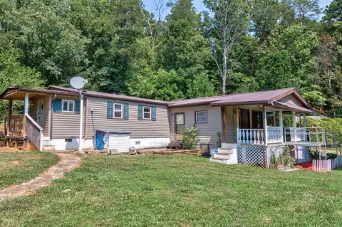 1484 Navigation Pt, Goodview, VA 24095