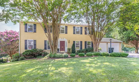 803 Red Ln, Salem, VA 24153