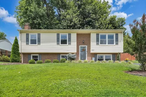 830 Peyton St, Roanoke, VA 24019