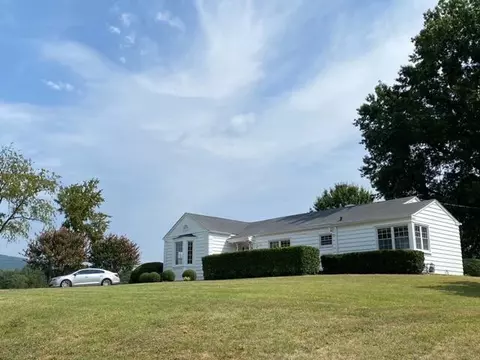 242 Locust Ave, Salem, VA 24153
