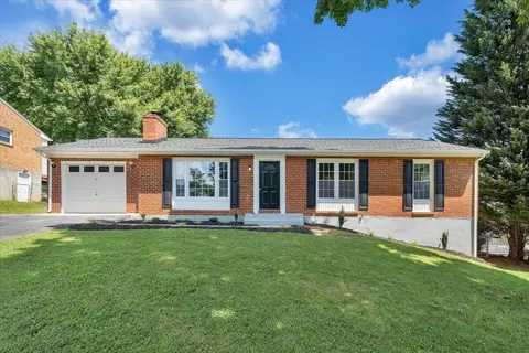 114 Chivas Dr, Roanoke, VA 24019