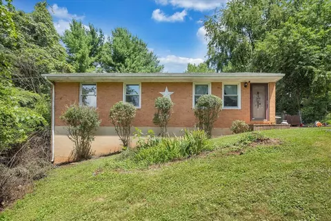 61 Richardson Dr, Roanoke, VA 24019