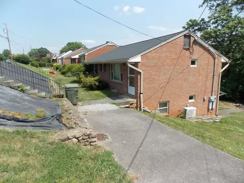 800 Maryland Ave, Salem, VA 24153
