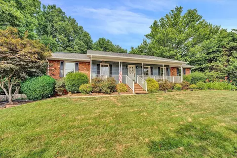 5914 Landview Dr, Roanoke, VA 24018