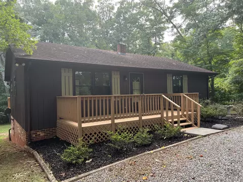 326 Fair Oaks Ln, Glade Hill, VA 24092
