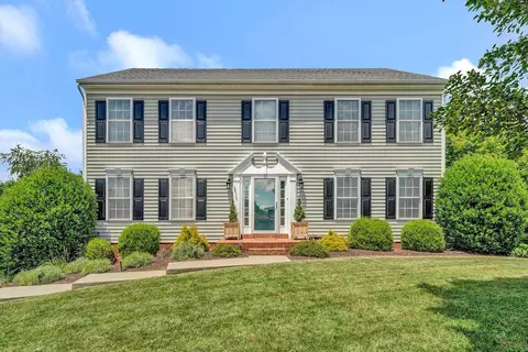 466 Sunflower Dr, Vinton, VA 24179