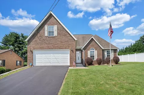 3624 Ellen Dr, Salem, VA 24153