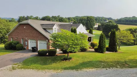 6422 Corntassel Ln, Roanoke, VA 24018
