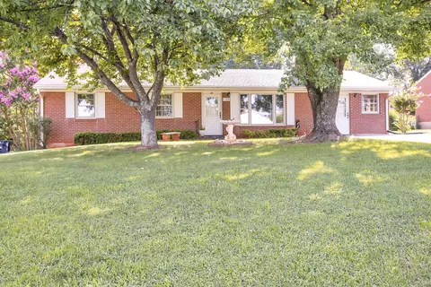 1103 Oakcrest St, Bedford, VA 24523