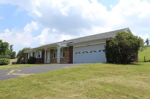 2168 Parkway Ln S, Floyd, VA 24091