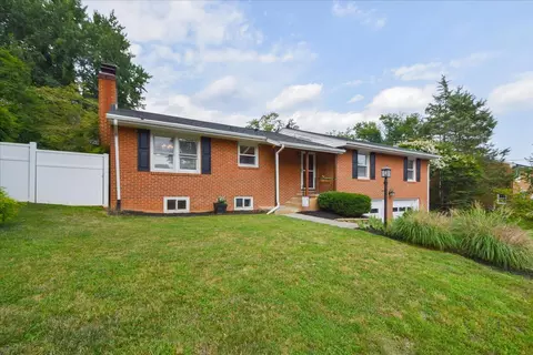 3456 Farmington Dr, Roanoke, VA 24018