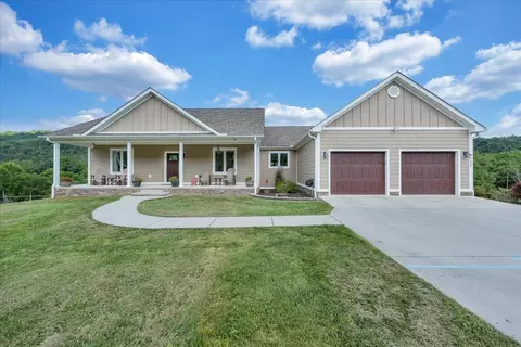 9121 Blacksburg Rd, Catawba, VA 24070