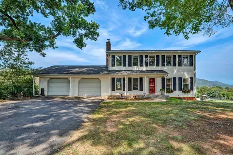 84 Stayman Rd, Roanoke, VA 24019