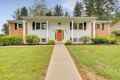 2243 Pelham Dr, Roanoke, VA 24018
