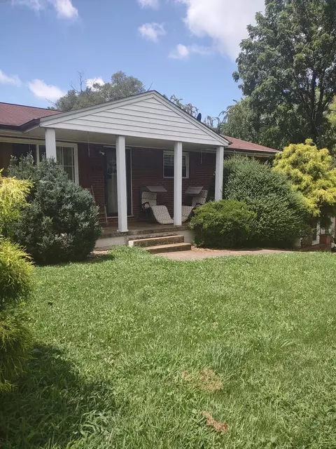 302 Mulberry St NW, Roanoke, VA 24017