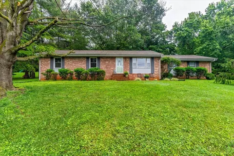 251 Little Mountain Cir, Rocky Mount, VA 24151